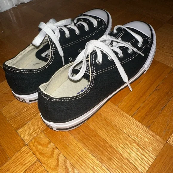 Converse Shoe - Picture 2 of 3